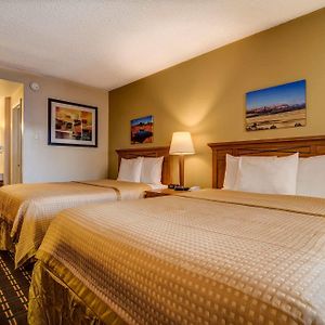Queen Room 2 Queen Beds